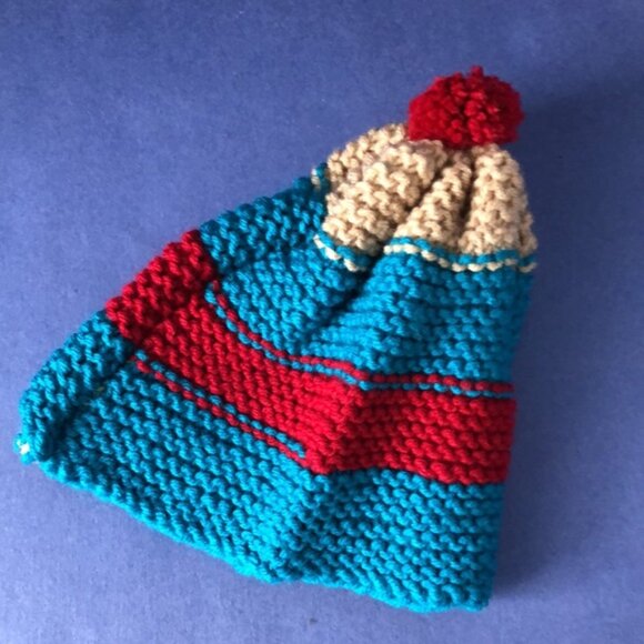 NWOT Vintage Hand-Knitted Made-in-Canada Red & Blue Beanie with Pom Pom - Picture 2 of 3